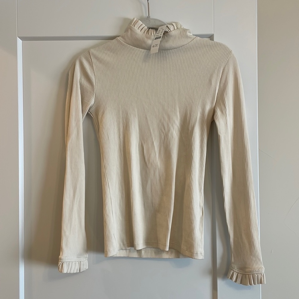 J crew light-weight long sleeve. Never worn!